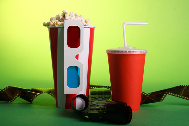 Full bucket of popcorn - Valokuva, kuva