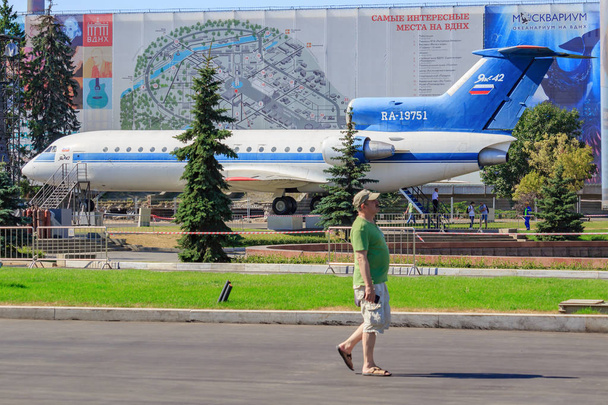Moscow, Russia - August 01, 2018: Soviet airliner Yak-42 on Exhibition of Achievements of National Economy (VDNH) in Moscow on a sunny summer morning - Zdjęcie, obraz