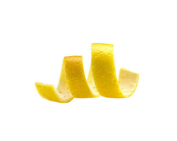 Limon kabuğu beyaz arkaplanda izole edildi - Fotoğraf, Görsel