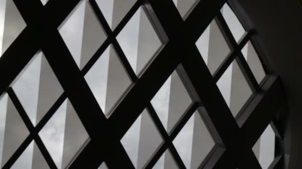 Estructura del techo con techo de vidrio, material de archivo
 - Metraje, vídeo