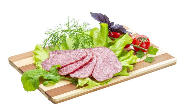 Würstchen mit Salat und Basilikum - Foto, Bild