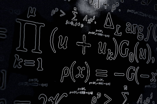 Gran número de fórmulas matemáticas de neón sobre un fondo negro
 - Foto, Imagen