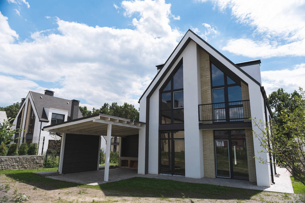 Beautiful new house in the residential area - Fotoğraf, Görsel