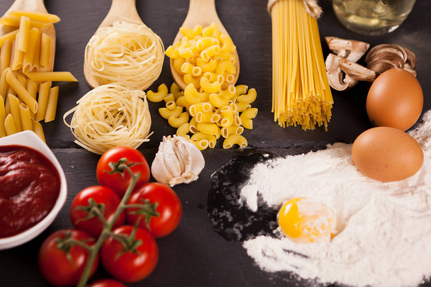 Variety mix of different pasta and macaroni - 写真・画像