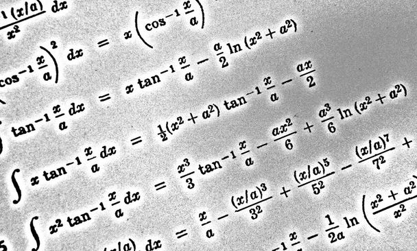 Велика кількість математичних формул на білому тлі HDR
 - Фото, зображення