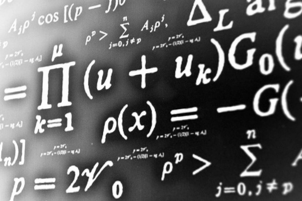 Groot aantal wiskundige formules op een zwarte achtergrond - Foto, afbeelding