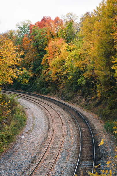 Fall color and railroad tracks in Remington, Baltimore, Maryland - Fotoğraf, Görsel