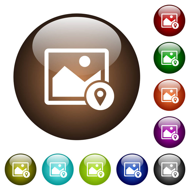 Imagen hito GPS mapa ubicación iconos blancos en botones de vidrio de color redondo
 - Vector, imagen