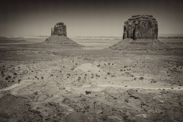 Increíbles buttes de Monument Valley
. - Foto, imagen