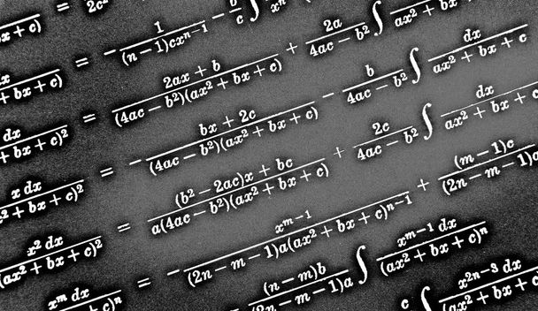 große Anzahl mathematischer Formeln auf schwarzem Hintergrund hdr - Foto, Bild