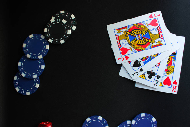 Poker concept. Chips en dobbelstenen. Kopiëren van ruimte - Foto, afbeelding
