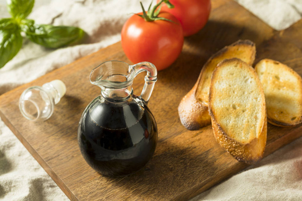 Organic Black Balsamic Vinegar in a Bottle - Zdjęcie, obraz