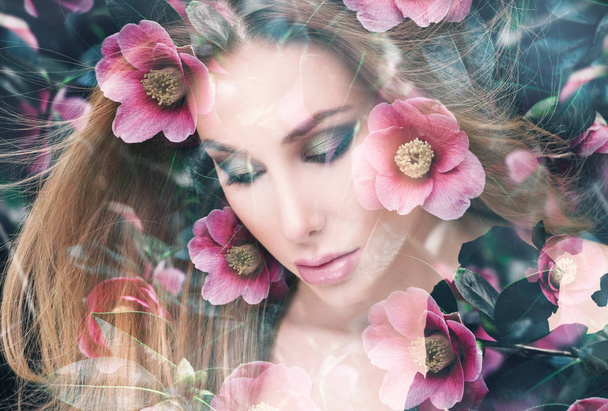 Doble exposición retrato de mujer bonita con flores de jardín en flor
 - Foto, imagen