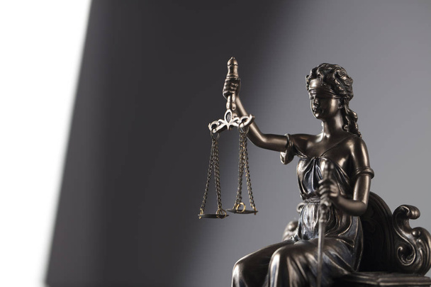 Concepto de derecho y justicia. Themis - el símbolo de la justicia ciega
. - Foto, Imagen