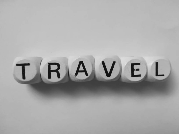 utazási szó fehér kocka kockák - Fotó, kép