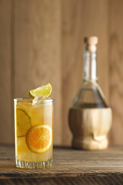 Vodka and orange juice cocktail - Фото, зображення