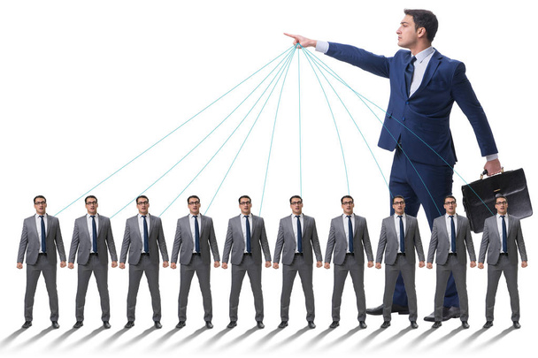 Boss zaměstnanec manipulovat se svými zaměstnanci v obchodním konceptu - Fotografie, Obrázek