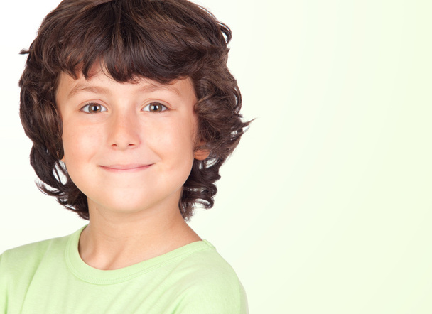 Criança engraçada com t-shirt verde
 - Foto, Imagem