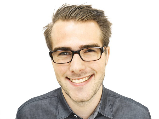 Smiling young businessman wearing glasses, portrait - Фото, зображення