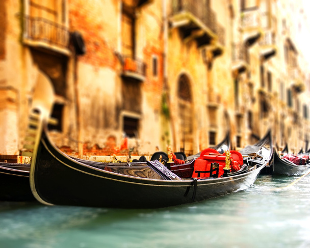 traditionele Venetië gandola rit - Foto, afbeelding