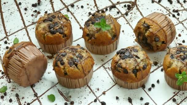 heerlijke zelfgemaakte muffins met chocolade druppels  - Video