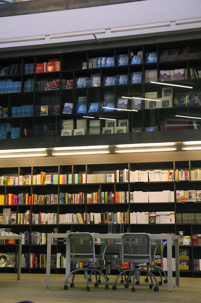 Библиотека, книжный шкаф
 - Фото, изображение