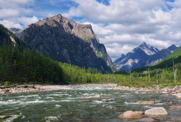 River Middle Sakukan in Kodar Mountains in Siberia, Transbaikalia - 写真・画像