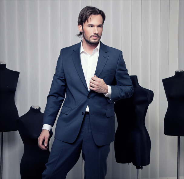Fashionable Man in Suit - Valokuva, kuva