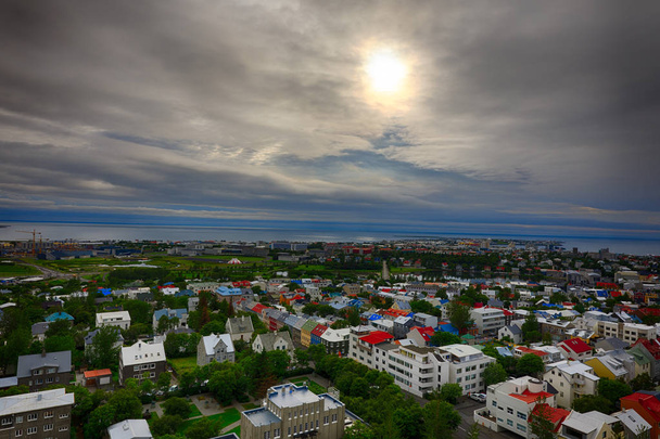 Islandia vista panorámica de la ciudad desde torre iglesia
 - Foto, Imagen