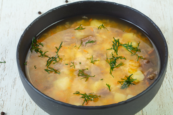 牛肉とディルのエンドウ豆のスープ - 写真・画像
