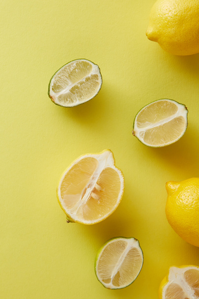 a sárga felület a citrom és lime emelkedett megtekintése  - Fotó, kép