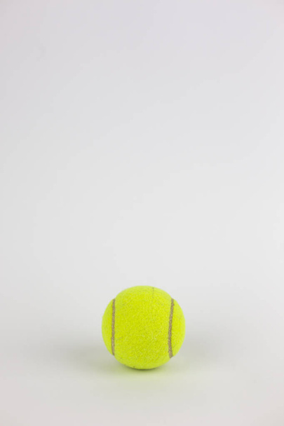Detail jedné tenisák izolovaných na bílém pozadí - Fotografie, Obrázek