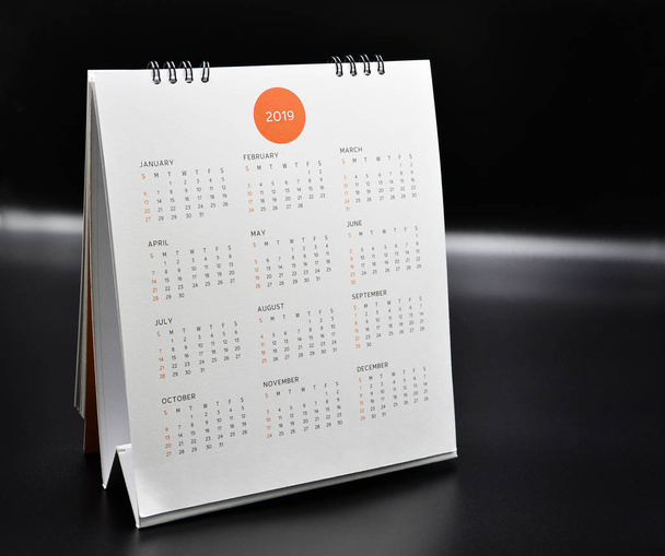 minimal calendar 2019 mockup on black background - Фото, зображення