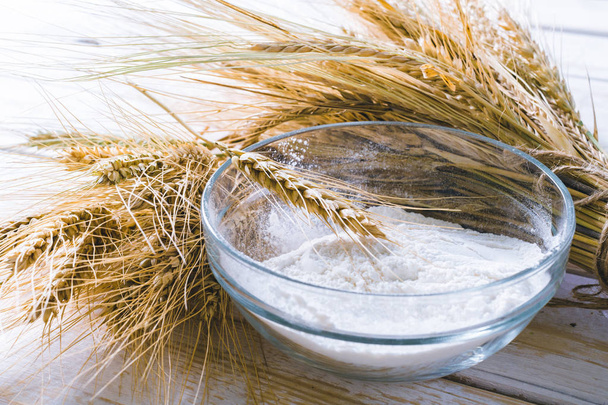 wheat ears on wooden background - Foto, Imagem