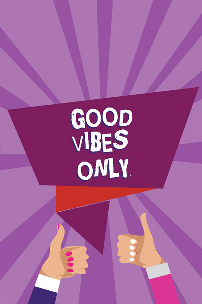 Текст для написания слов Good Vibes Only. Бизнес-концепция для Просто положительные эмоции чувства Нет негативных энергий Мужчина женщина руки большие пальцы вверх одобрение речи пузырь оригами лучи фона
 - Фото, изображение