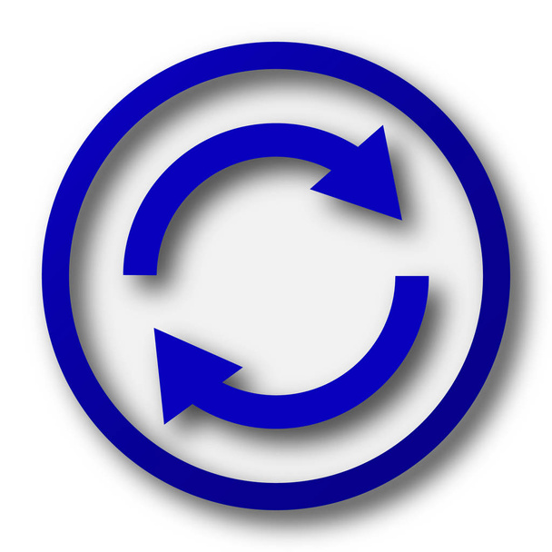 Επαναφόρτωση δύο βέλη στο εικονίδιο. Μπλε κουμπί internet σε άσπρο φόντο - Φωτογραφία, εικόνα