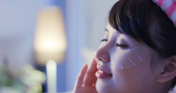 beauty woman with eye mask  at night - 写真・画像