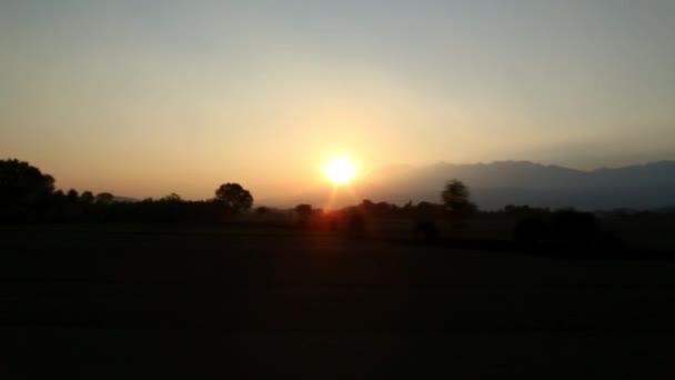 Захід сонця з поїзда
 - Кадри, відео