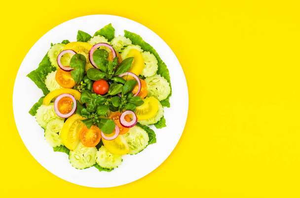 Semizotu ile taze sebze salatası - Fotoğraf, Görsel
