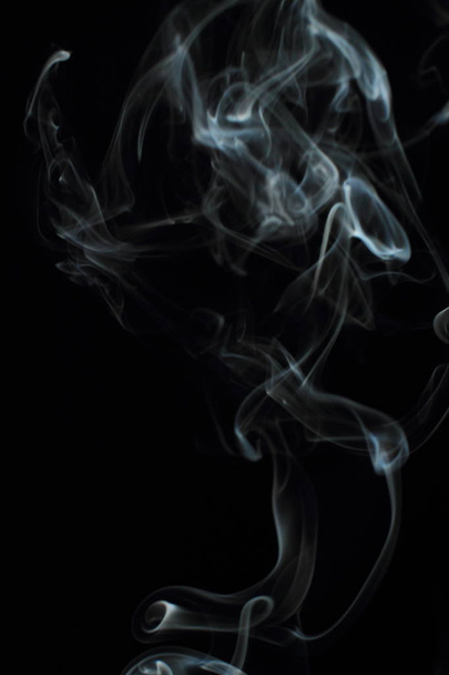 White smoke texture on black background - Fotoğraf, Görsel