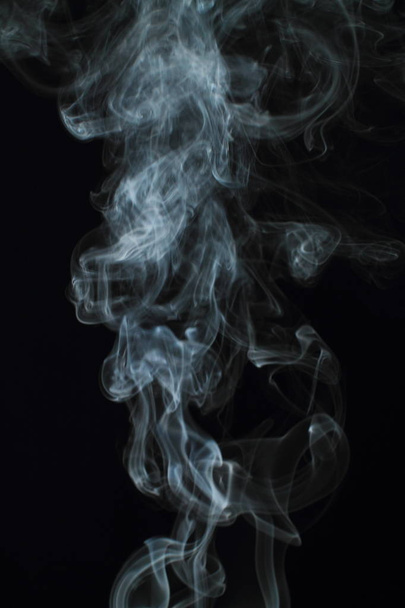 Biały dym tekstury na czarnym tle - Zdjęcie, obraz