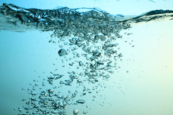 Свіжа вода з бульбашками
 - Фото, зображення