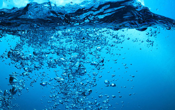 Frischwasser mit Blasen - Foto, Bild
