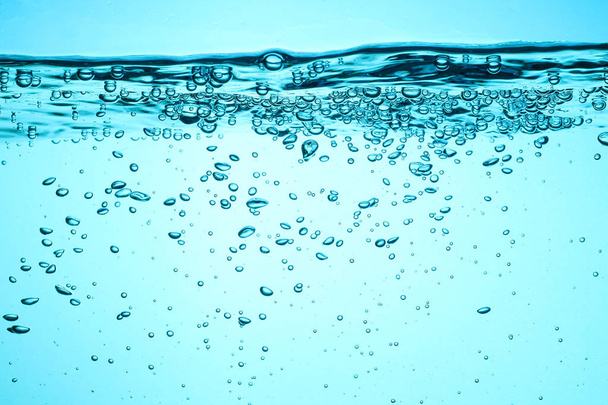 Agua dulce con burbujas - Foto, imagen