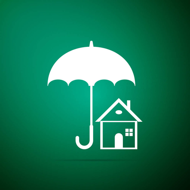 Huis met paraplu pictogram geïsoleerd op groene achtergrond. Vastgoed verzekering symbool. Onroerend goed-symbool. Platte ontwerp. Vectorillustratie - Vector, afbeelding