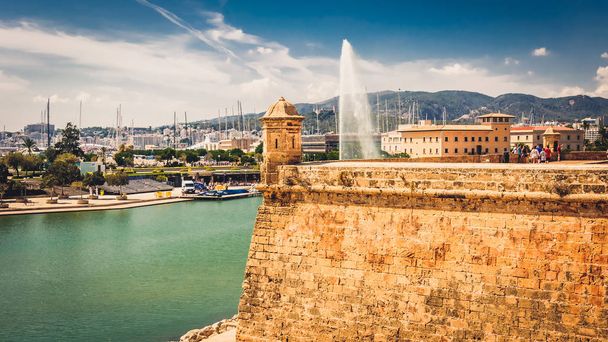 Tourelle sur muraille  Palma de Majorque espagne - Photo, image