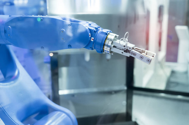 Aplicación de control del sistema robótico y de automatización en el brazo robot automatizado
 - Foto, imagen