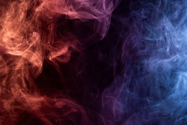 Punainen, sininen ja violetti savu musta backgroun
 - Valokuva, kuva