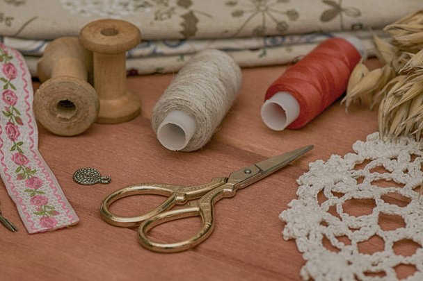 sewing utensils and sewing fabrics - Fotoğraf, Görsel