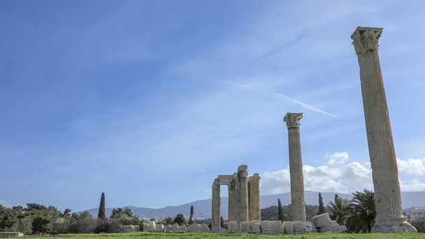  Olympian Zeus näkymä Ateenassa Kreikka
 - Valokuva, kuva